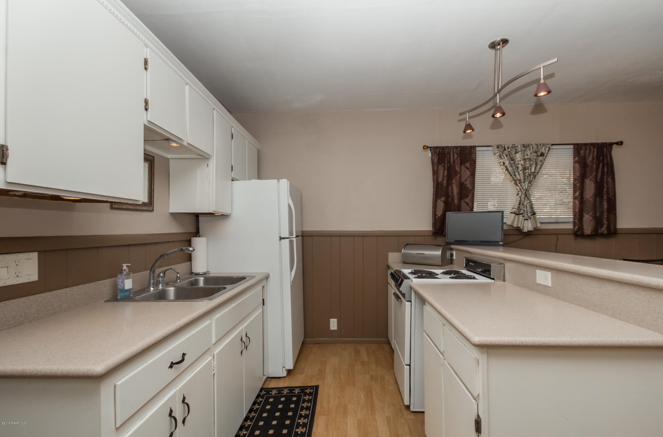 3744 East Sheldon Road Prescott, AZ 86303 - Photo 9 of 25 Kitchen