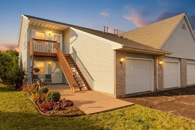 a view of a front door of the house