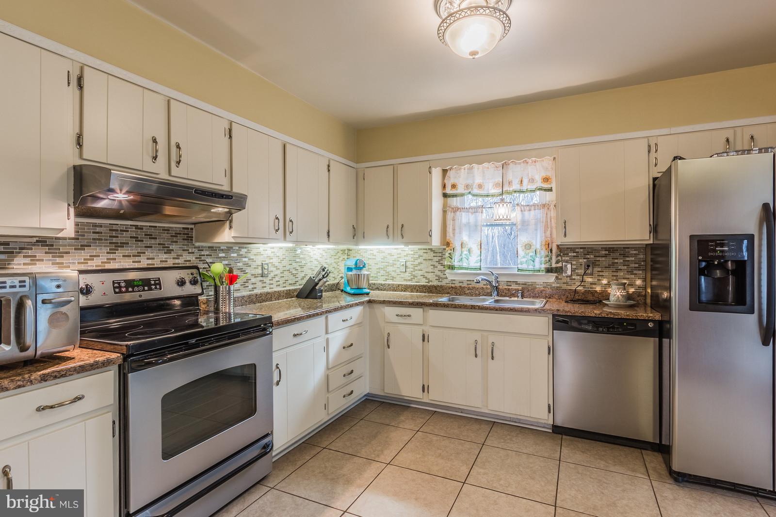 491 Cropp Road Fredericksburg, VA 22406 - Photo 8 of 30 Stainless Steel appliances
