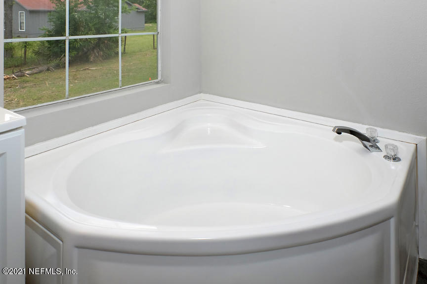 509 Kay Road Middleburg, FL 32068 - Photo 23 of 36 Soaker Tub
