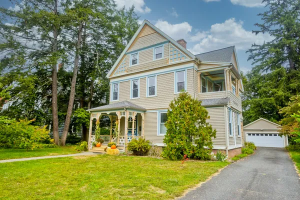 $589,900 | 40 Fairfield Avenue, Holyoke, MA 01040