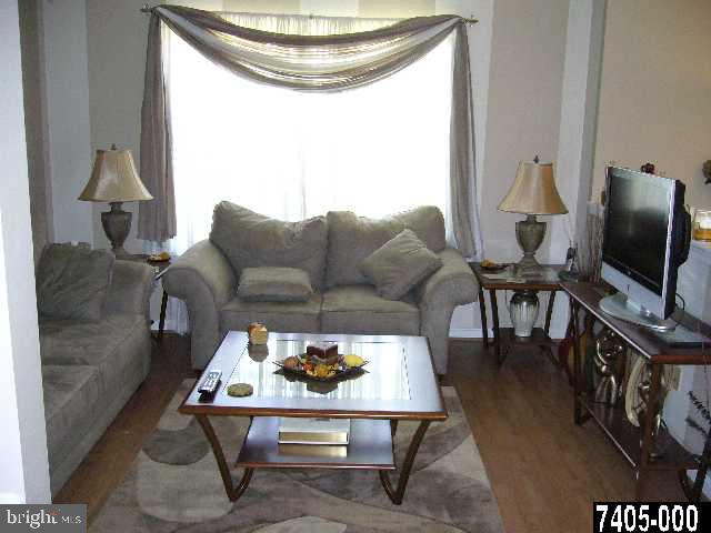 288 Edinburgh Road York, PA 17406 - Photo 3 of 5 Gallery Image 3