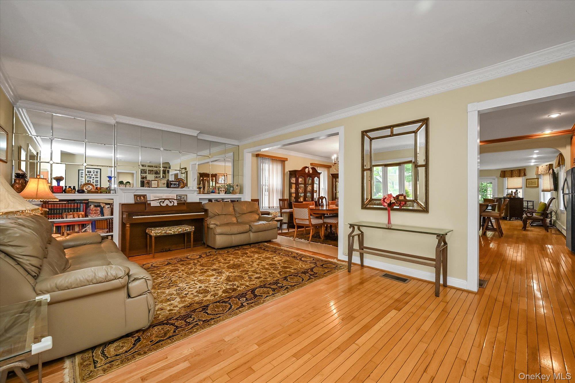 184-33 Tudor Road Queens, NY 11432 - Photo 3 of 24 Gallery Image 3