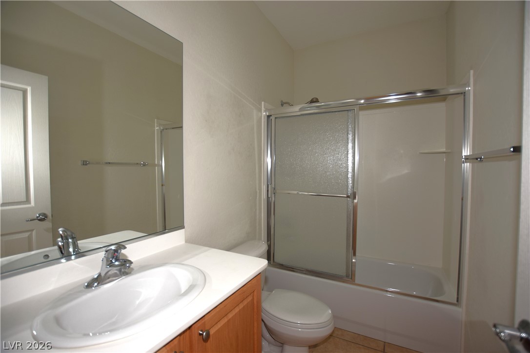 2452 Cosmic Ray Place Henderson, NV 89044 - Photo 33 of 51 secondary bathroom with tub shower