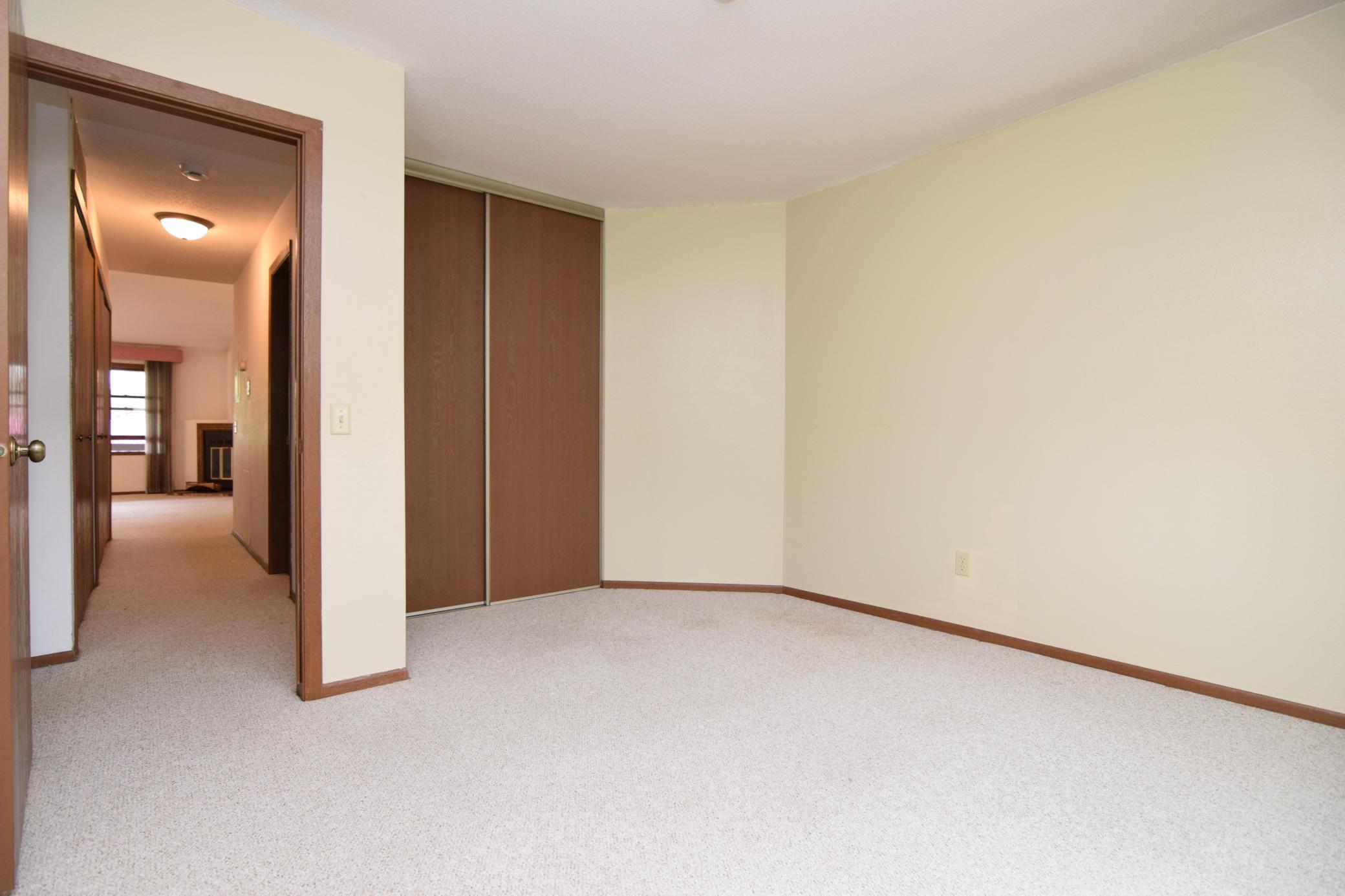 11039 Oregon Circle Bloomington, MN 55438 - Photo 25 of 32