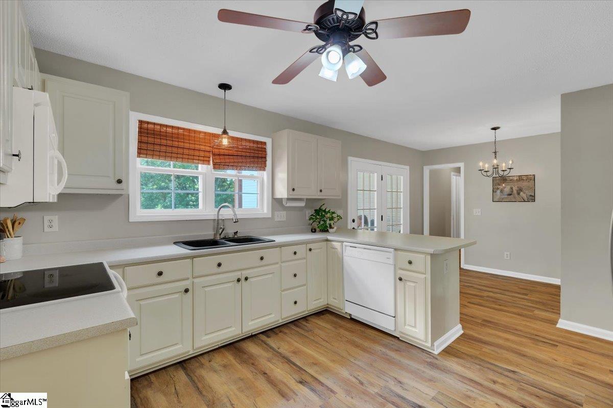 702 Rice Road Easley, SC 29640 - Photo 11 of 36