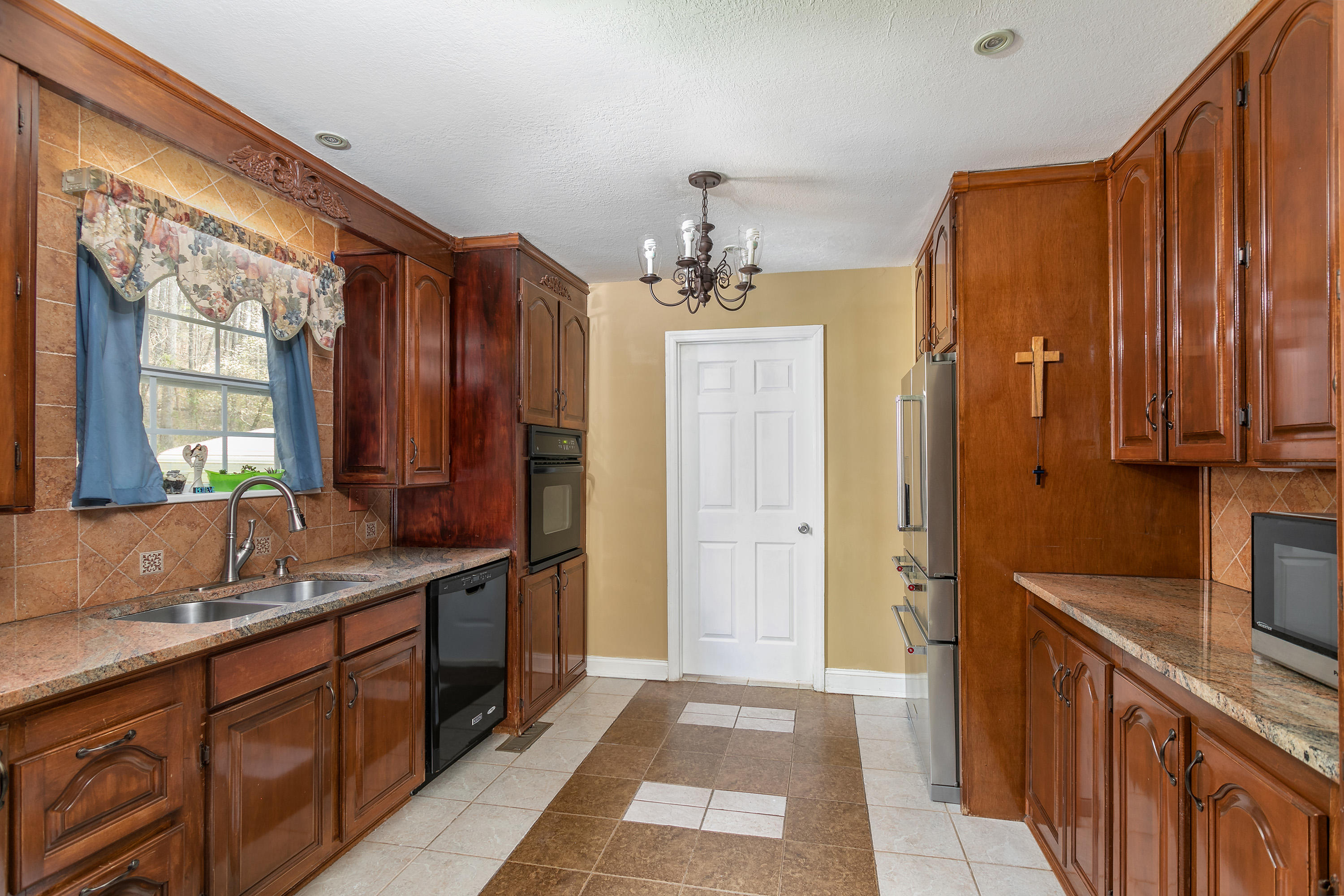 7009 Ramseytown Road Harrison, TN 37341 - Photo 9 of 26 7009 Ramseytown Rd_Kitchen 2