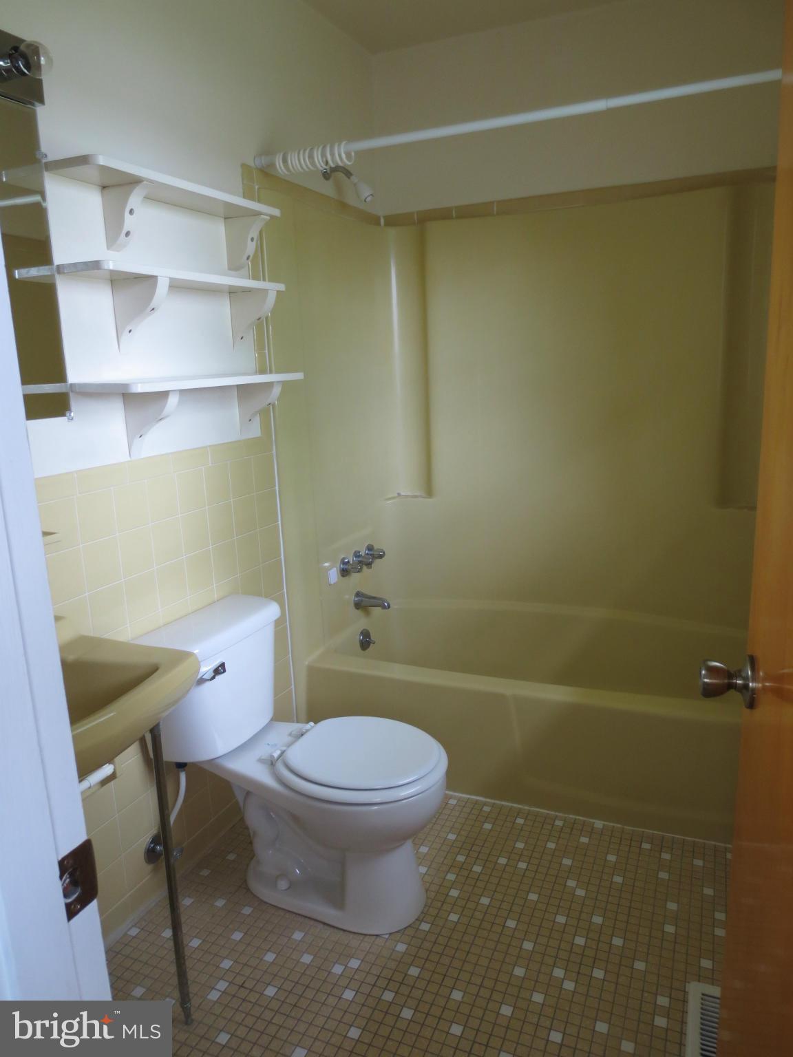 1027 Church Road Lusby, MD 20657 - Photo 10 of 26 Bath (Master)