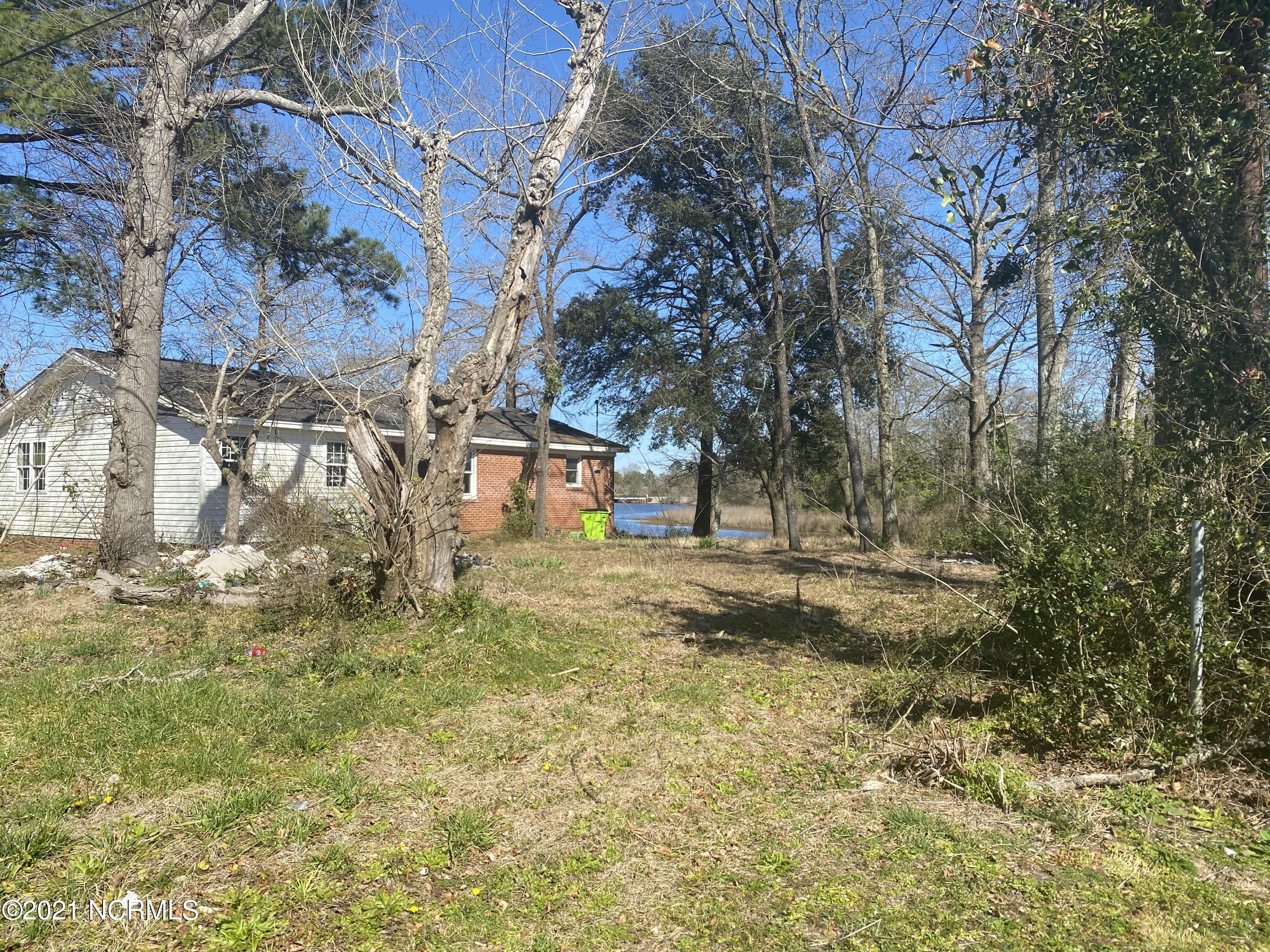 400 Howell Road New Bern, NC 28562 - Photo 5 of 7 IMG_5470