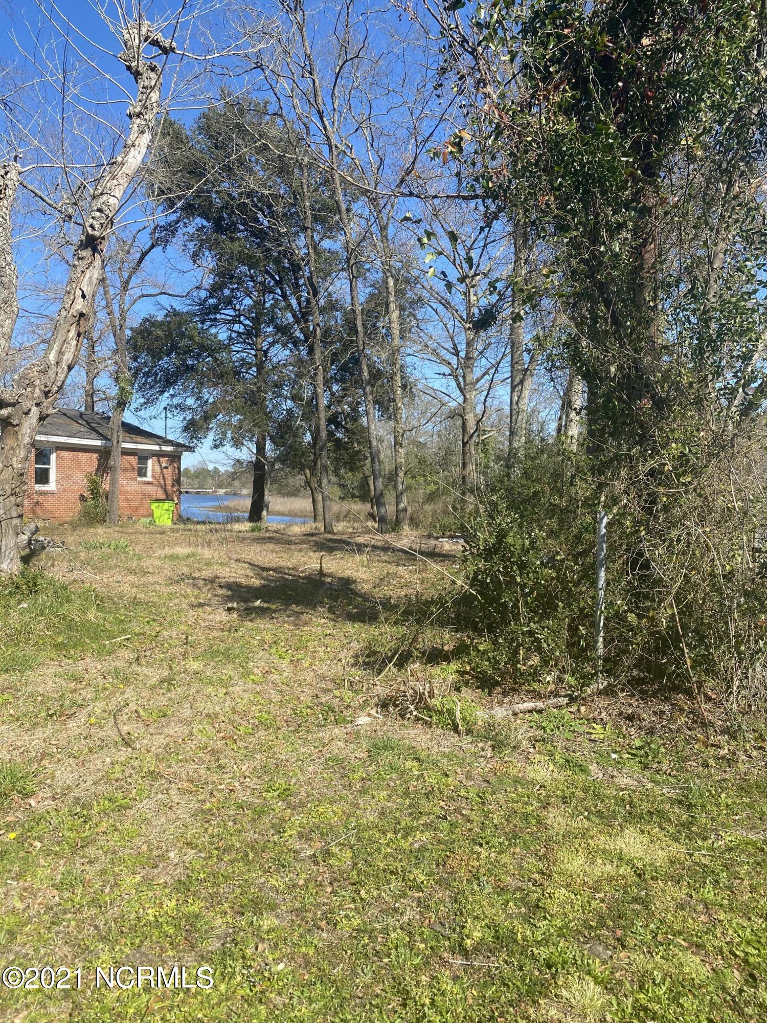 400 Howell Road New Bern, NC 28562 - Photo 6 of 7 IMG_5471