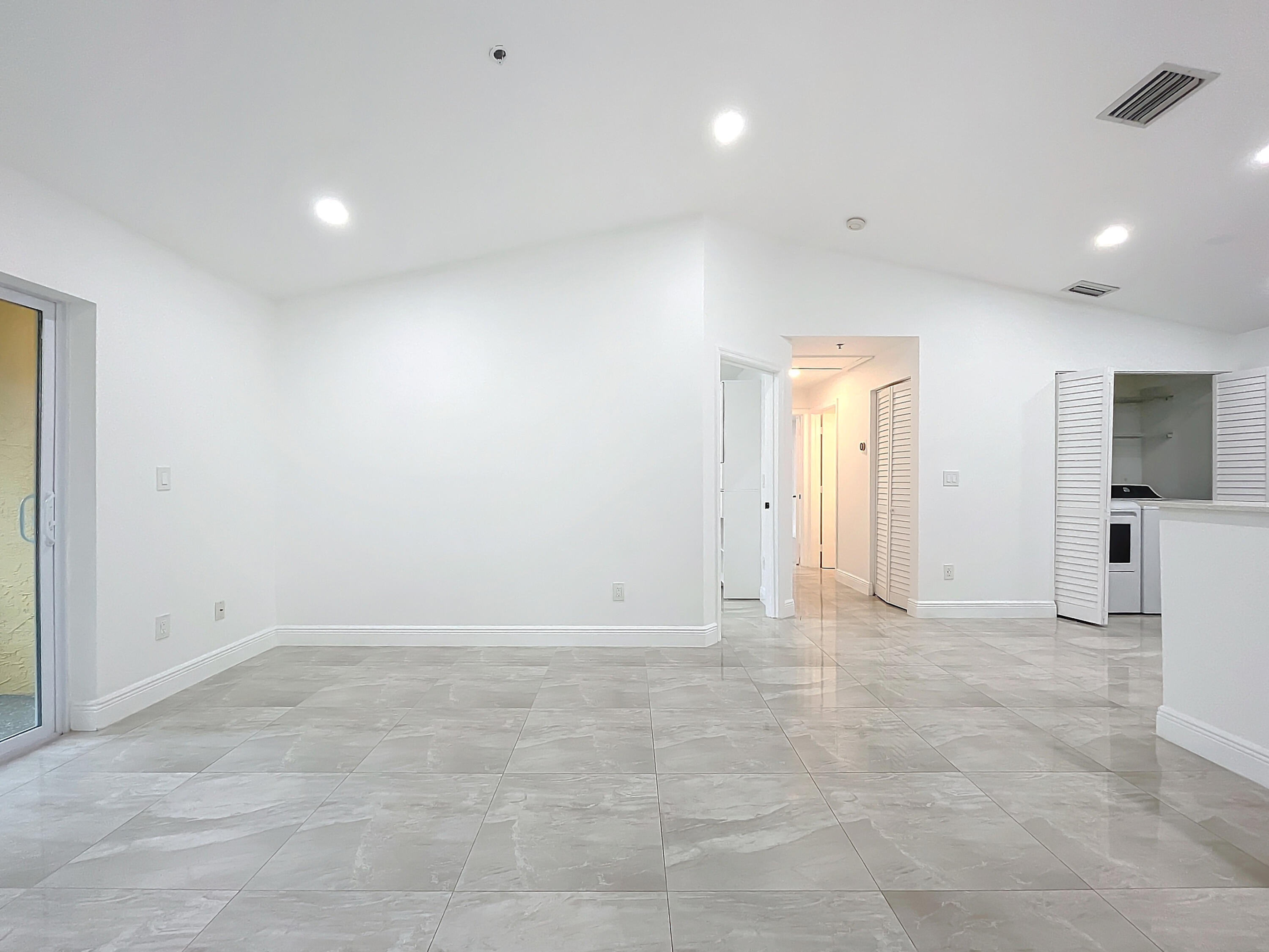 5560 Northwest 61st St Unit 716  