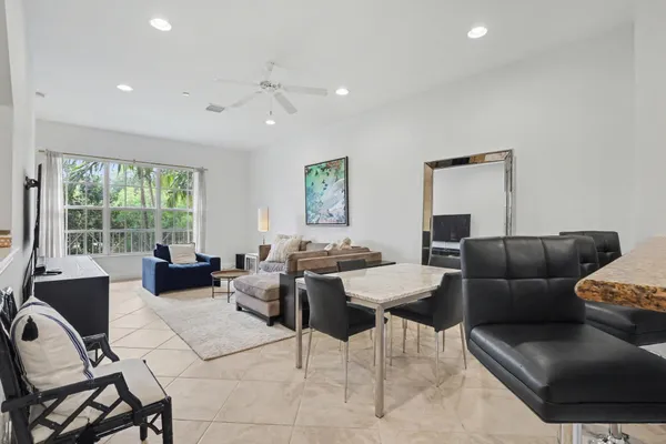 $630,000 | 4531 Artesa Way South, Palm Beach Gardens, FL 33418