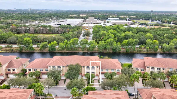 $630,000 | 4531 Artesa Way South, Palm Beach Gardens, FL 33418