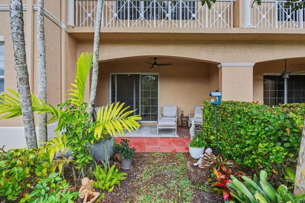 $630,000 | 4531 Artesa Way South, Palm Beach Gardens, FL 33418