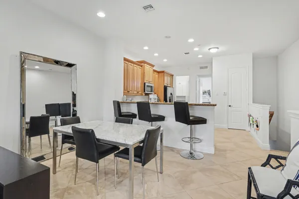 $630,000 | 4531 Artesa Way South, Palm Beach Gardens, FL 33418