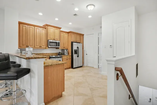 $630,000 | 4531 Artesa Way South, Palm Beach Gardens, FL 33418