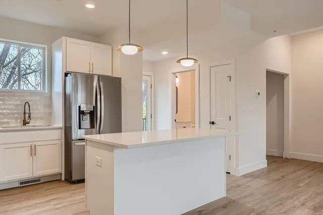 $364,000 | 1995 11th Avenue East, Unit 2, Maplewood, MN 55109