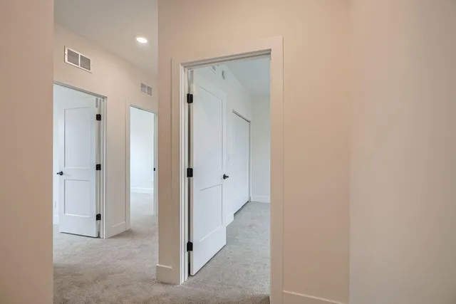 $364,000 | 1995 11th Avenue East, Unit 2, Maplewood, MN 55109