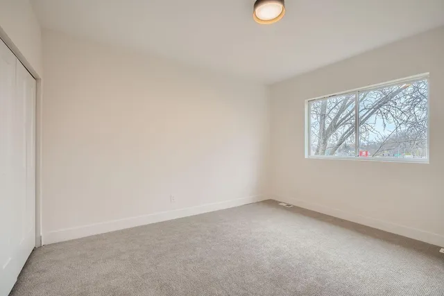 $364,000 | 1995 11th Avenue East, Unit 2, Maplewood, MN 55109