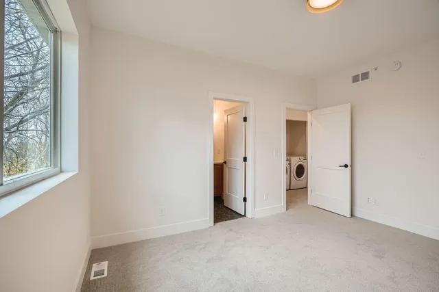 $364,000 | 1995 11th Avenue East, Unit 2, Maplewood, MN 55109