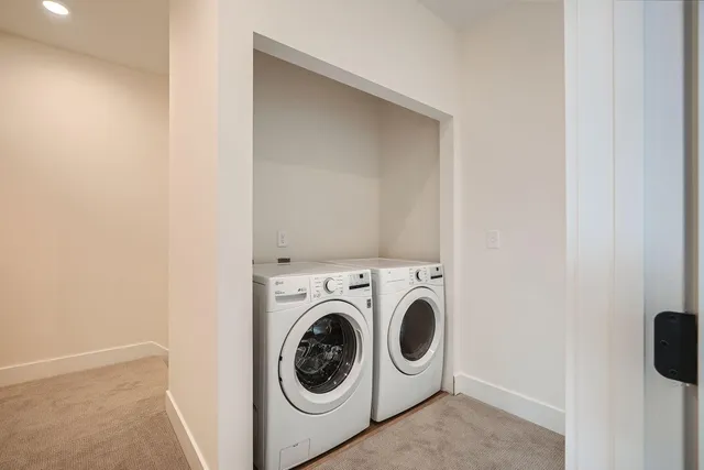 $364,000 | 1995 11th Avenue East, Unit 2, Maplewood, MN 55109