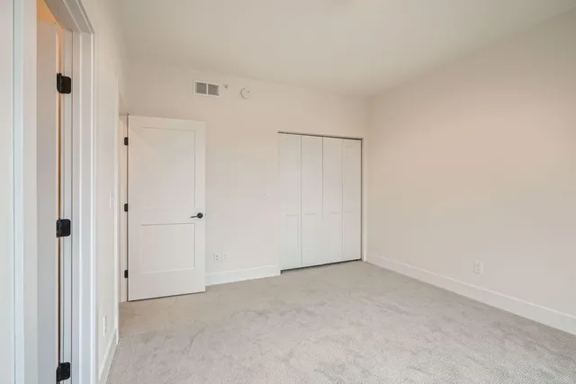 $364,000 | 1995 11th Avenue East, Unit 2, Maplewood, MN 55109