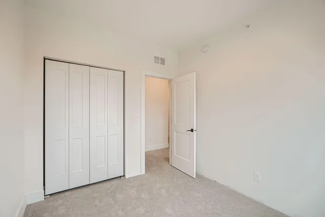 $364,000 | 1995 11th Avenue East, Unit 2, Maplewood, MN 55109