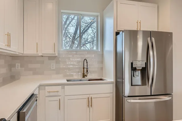 $364,000 | 1995 11th Avenue East, Unit 2, Maplewood, MN 55109