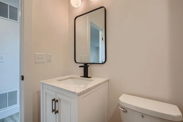 $364,000 | 1995 11th Avenue East, Unit 2, Maplewood, MN 55109