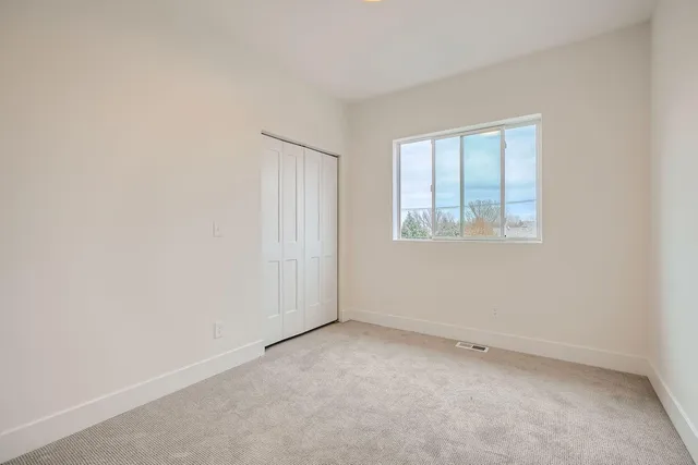 $364,000 | 1995 11th Avenue East, Unit 2, Maplewood, MN 55109