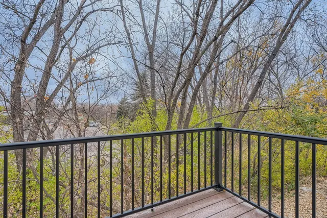 $364,000 | 1995 11th Avenue East, Unit 2, Maplewood, MN 55109