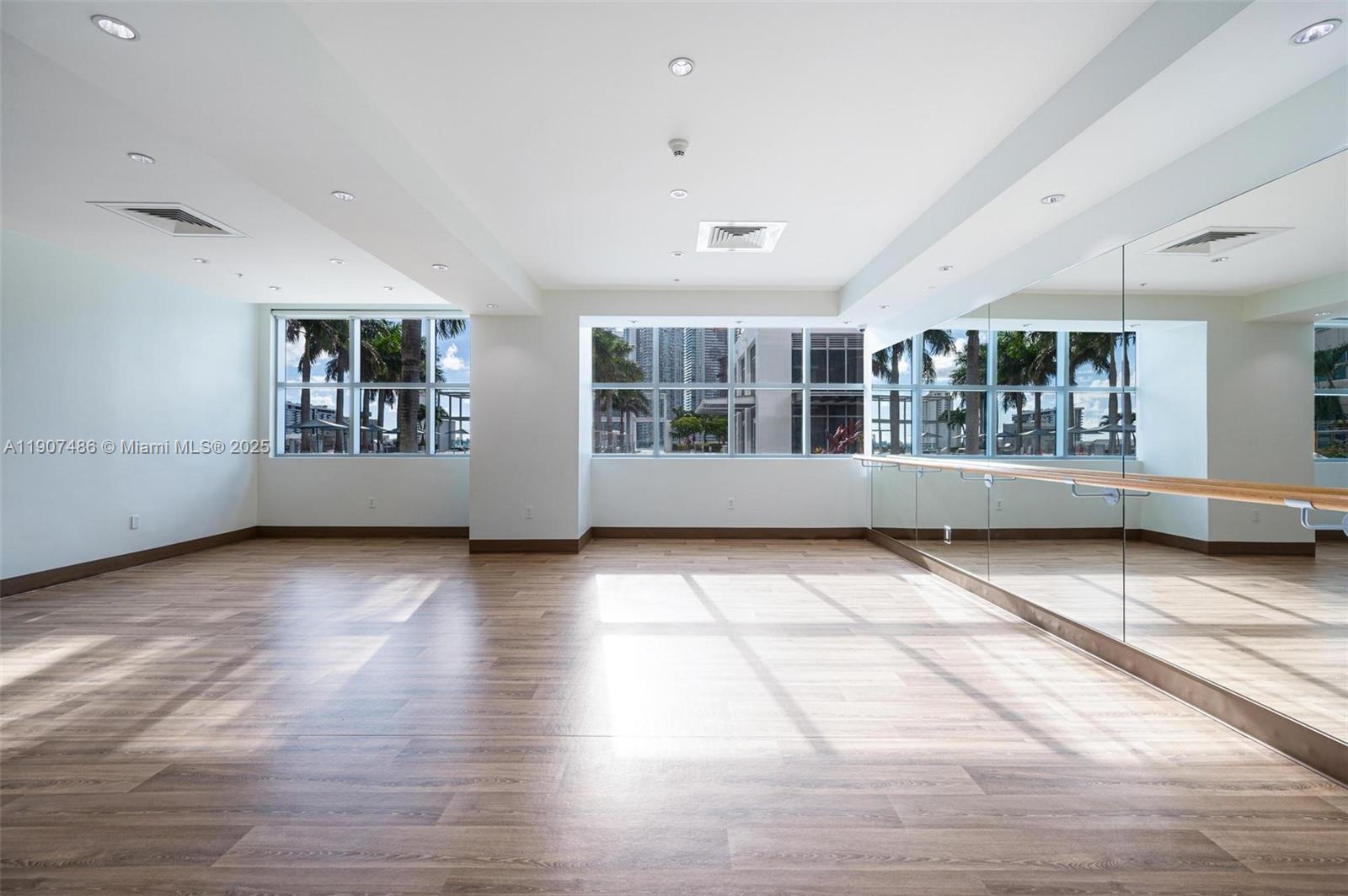 3301 Northeast 1st Avenue, Unit M0502 Miami, FL 33137 - Photo 21 of 29 a view of empty room with windows