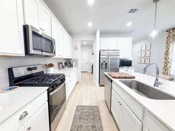 $2,650 | 130 Alset Drive, Magnolia, TX 77354