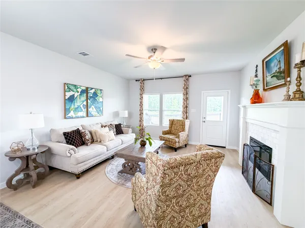 $2,650 | 130 Alset Drive, Magnolia, TX 77354