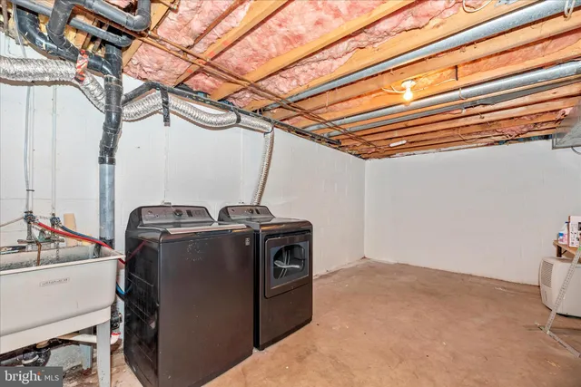 a view of a house with swimming pool