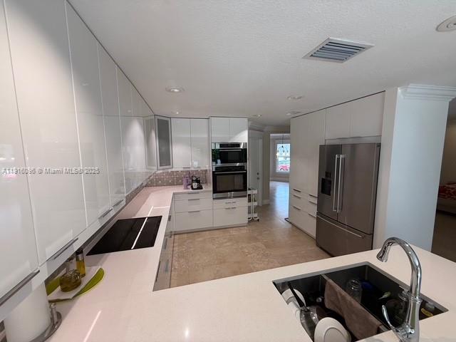 16420 Southwest 48th Terrace Miami, FL 33185 - Photo 13 of 59