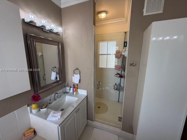16420 Southwest 48th Terrace Miami, FL 33185 - Photo 40 of 59 a bathroom with a sink a toilet and shower a mirror
