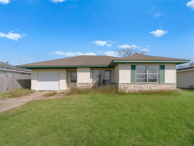 $139,999 | 1114 West 11th Street, Freeport, TX 77541