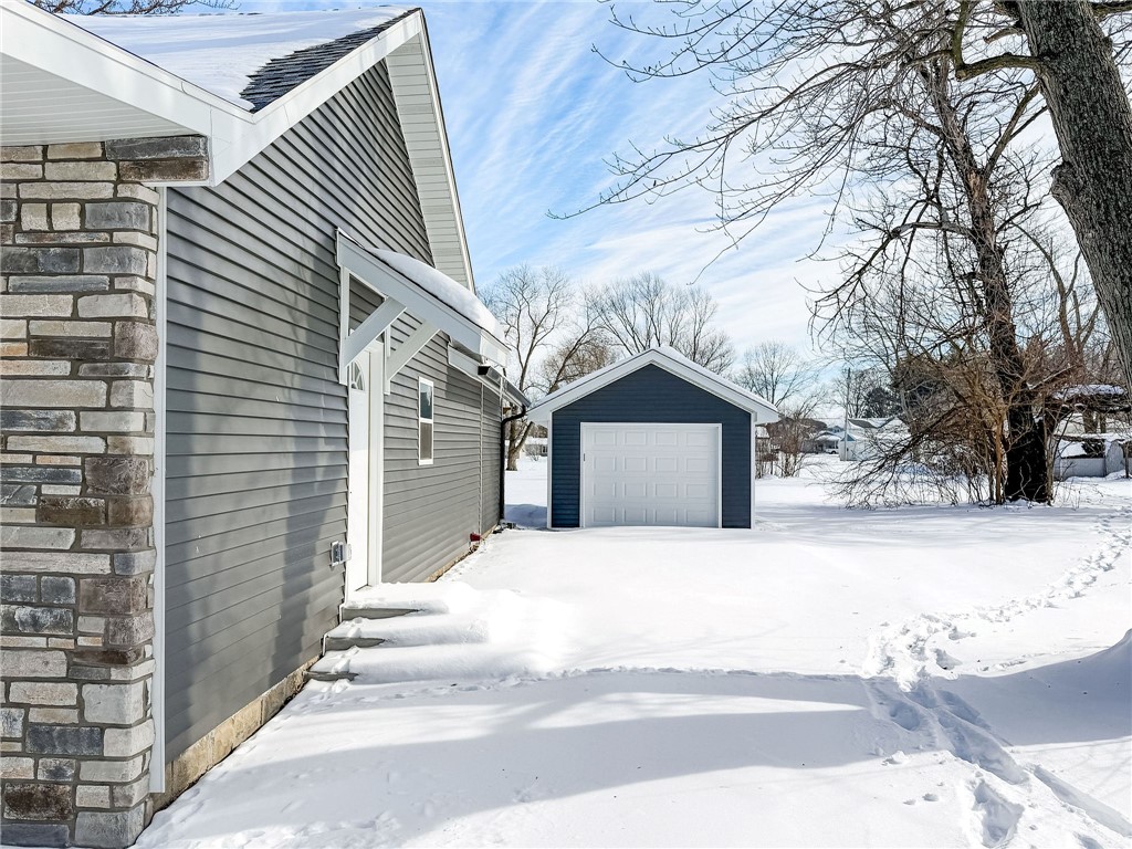 804 Southwest 3rd Street Casey, IL 62420 - Photo 24 of 33