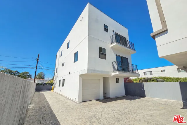 $4,308 | 1923 Carmona Avenue, Los Angeles, CA 90016