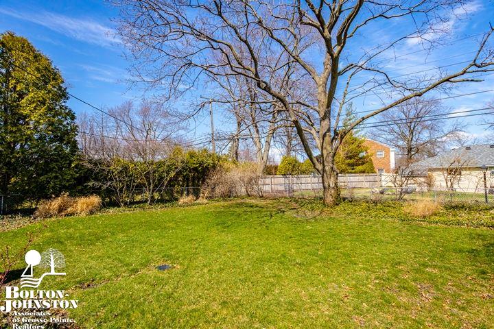 412 Lexington Road Grosse Pointe Farms, MI 48236 - Photo 9 of 43