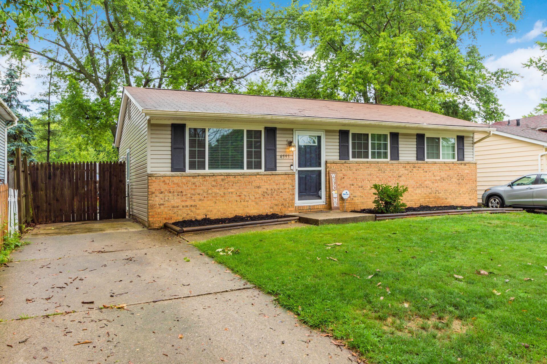 4593 Stonehedge Road Columbus, OH 43231 - Photo 3 of 38 003_630a_F 4593 Stonehedge088