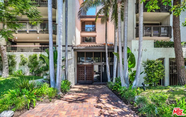 $839,000 | 8600 Tuscany Avenue, Unit 202, Playa del Rey, CA 90293