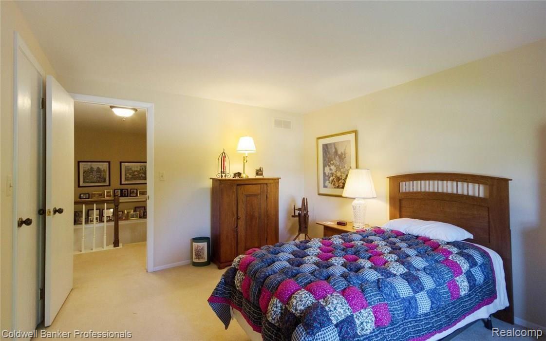 35846 Congress Road Farmington, MI 48335 - Photo 12 of 30 17.jpg