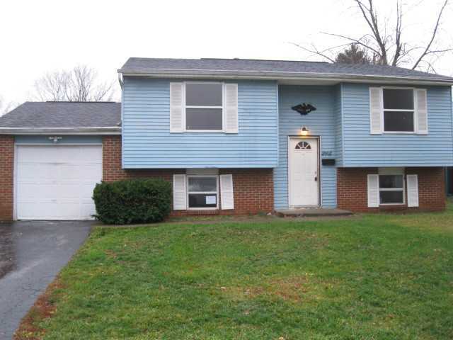2992 Fleet Road Columbus, OH 43232 - Photo 1 of 17 Gallery Image 1