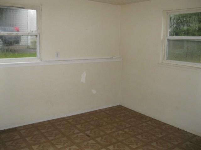 2992 Fleet Road Columbus, OH 43232 - Photo 4 of 17 Gallery Image 4
