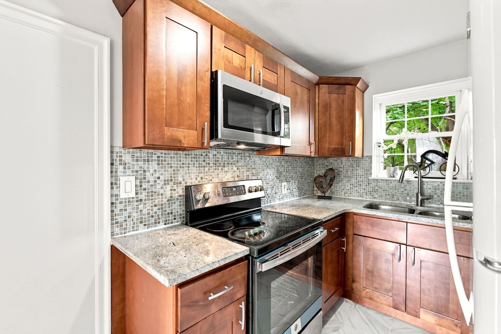 112 Maple Street, Unit 4 Malden, MA 02148 - Photo 10 of 28