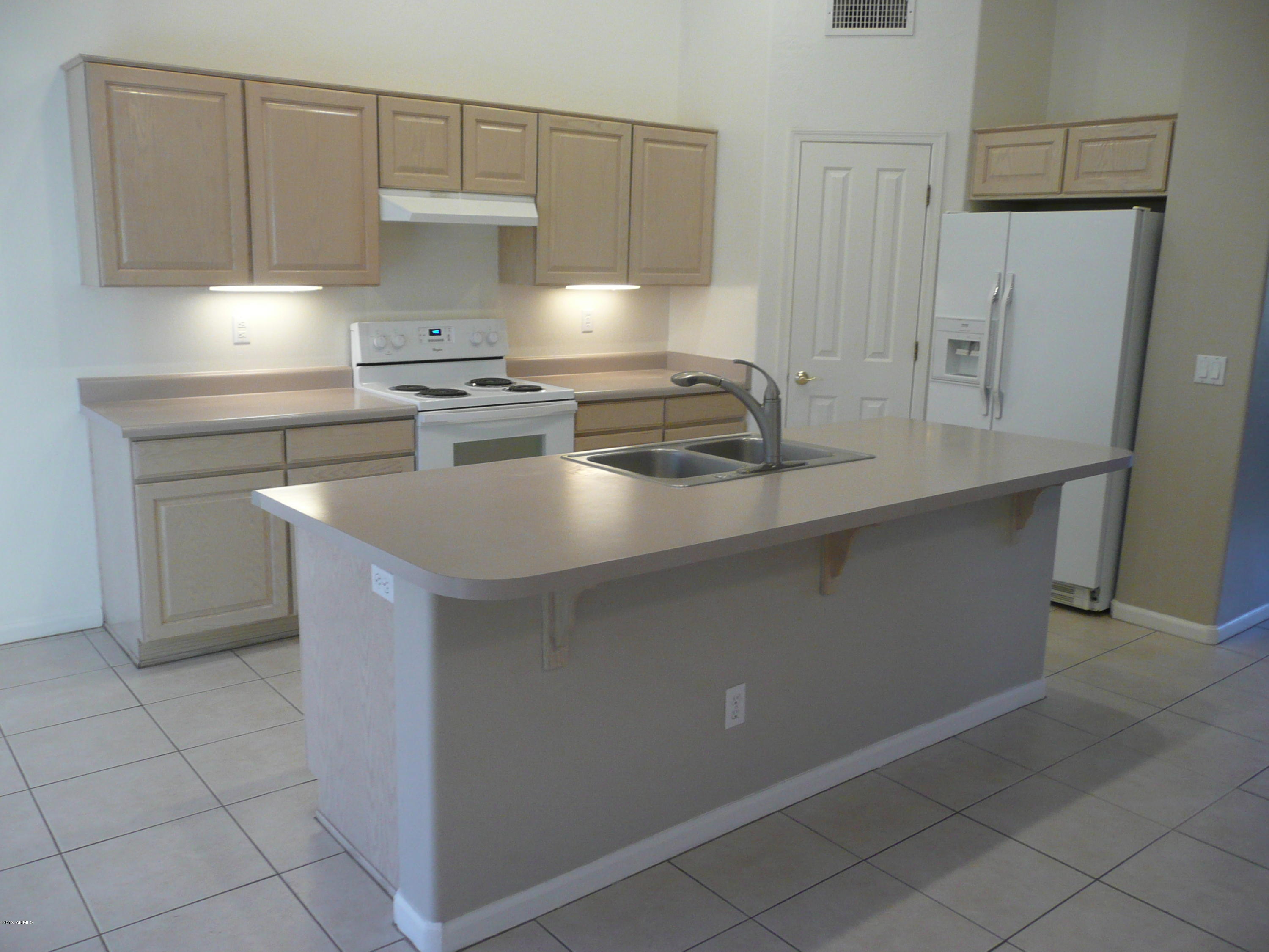 3439 East Utopia Road Phoenix, AZ 85050 - Photo 4 of 17 P1170914