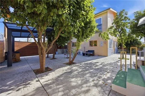 $4,800 | 5606 White Oak Avenue, Encino, CA 91316