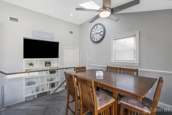 $650,000 | 230 Melrose Avenue, Middlesex, NJ 08846